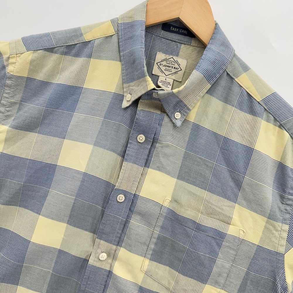 St. John's Bay Plaid Button Down Mens L Blue Yellow Short Sleeve Easy Care